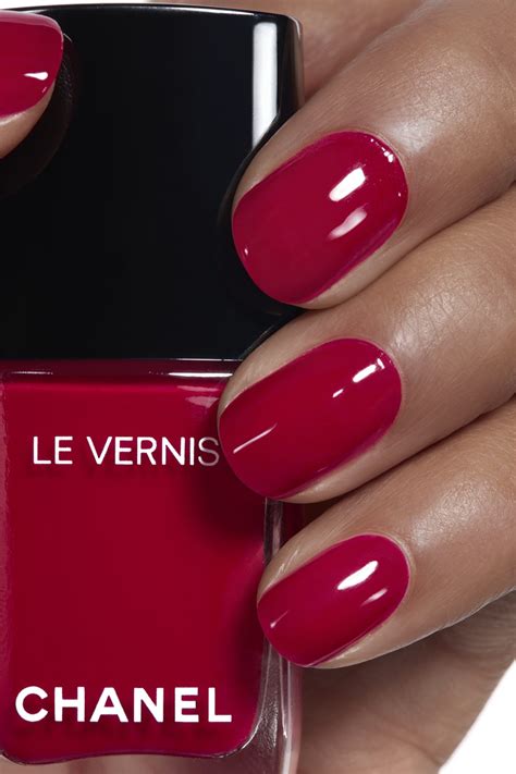 le vernis nail color.